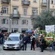 Tunisi, Orazio Conte e Antonella Sesino: funerali Torino, applauso accoglie feretri 012