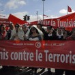 Tunisi, marcia coi leader contro il terrore. Renzi: "Non gliela daremo vinta"03