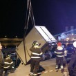 Molfetta (Bari). Dimentica di inserire freno a mano: camion frigo finisce in mare04