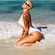 Amber Rose: su Facebook la dichiarazione d’amore per Wiz Khalifa 4