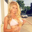 Charlotte McKinney, la più sexy di Instragram nel 2015 FOTO11
