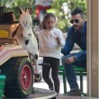 Daniele Interrante in versione papà: al parco con figlia Chloe019