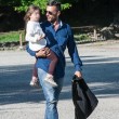 Daniele Interrante in versione papà: al parco con figlia Chloe015