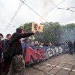 No Expo, blitz "Grande bufala". Corteo, imbrattati negozi e banche25