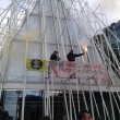 No Expo, blitz "Grande bufala". Corteo, imbrattati negozi e banche29