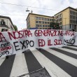 No Expo, blitz "Grande bufala". Corteo, imbrattati negozi e banche09
