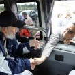 Fidel Castro vivo: FOTO da L'Avana mentre saluta venezuelani3