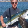 Usa, pescatore scatta FOTO con pesce: leone marino salta su barca 02