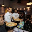 Napoli, M5s: Fico e Di Maio servono pizza per autofinanziamento regionali12