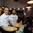Napoli, M5s: Fico e Di Maio servono pizza per autofinanziamento regionali13