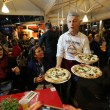 Napoli, M5s: Fico e Di Maio servono pizza per autofinanziamento regionali2772