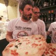 Napoli, M5s: Fico e Di Maio servono pizza per autofinanziamento regionali08