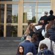 Claudio Giardiello, lunghe file al tribunale di Milano dopo la strage08