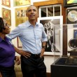 Giamaica, Barack Obama visita museo Bob Marley: "Ho tutti i suoi dischi03