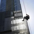 Vancouver, si arrampicano sulla Shaw Tower per beneficenza vestiti da supereroi08