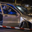 Roma. Donna morta, 8 feriti da auto con 3 rom che forza posto di blocco08