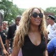 Miglior lavoro al mondo? Truccare le tette di Beyonce 15