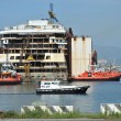 Costa Concordia, ultimo viaggio: relitto arriva ex Superbacino18