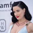 Cannes. Dita Von Teese, Eva Longoria, Gigi Hadid: sexy scollature evento Amfar021