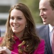 Royal baby: è nata una femmina, fiocco rosa per William e Kate