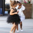 North e Penelope, figlie di Kim e Kourtney Kardashian a danza insieme9