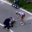 VIDEO YouTube, Domenico Pozzovivo cade sbattendo testa a terra al Giro d’Italia 01