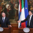 Cosa ha regalato Renzi a Raul Castro? Sigari toscani...
