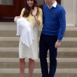 VIDEO YouTube - Royal girl, prima FOTO con Kate Middleton e William6