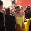 Cannes, Sean Penn e Charlize Theron mano nella mano sul red carpet05