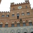 Verona, Firenze, Siena: drappi neri a lutto sui monumenti contro Isis 03