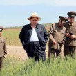 Kim Jong-un, leader Corea del Nord vestito da agricoltore visita fattoria