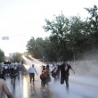 Armenia, cannoni d'acqua fanno "volare" i manifestanti FOTO 3