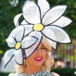 Ascot, cappelli bizzarri: fiori e ombrellini sulla testa delle ladies FOTO 7