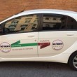 Marchio M5S su auto car sharing di Roma FOTO02