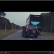 VIDEO YouTube: Ecco lo schermo magico sui camion per i sorpassi sicuri