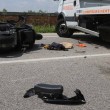 Due Carrare (Padova), carro attrezzi fa inversione e travolge scooter FOTO