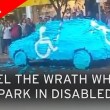 Parcheggia auto su posto disabili: la ritrova tappezzata di...03