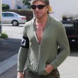Mickey Rourke irriconoscibile: è biondo, palestrato e ringiovanito