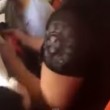 VIDEO YouTube - Donna partorisce in bagno, bimbo finisce nello scarico: salvato6