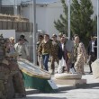 Matteo Renzi, mimetica e jeans durante visita a Herat in Afghanistan12