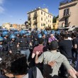 Roma, corteo anti-rom CasaPound contro corteo anti-fascisti: scontri 02