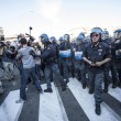 Roma, corteo anti-rom CasaPound contro corteo anti-fascisti: scontri 07