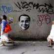 Berlusconi come Mr Grey di "50 sfumature di grigio": i graffiti a Bangkok1