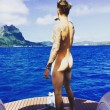 Justin Bieber nudo su Instagram. E Miley Cyrus lo paragona a Kim Kardashian...