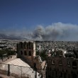 Grecia, incendio ad Atene. In 100 bloccati sulla spiaggia Laconia5