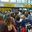 Fiumicino, particolarmente critica situazione Vueling dopo incendio: FOTO passeggeri in fila1