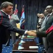 Kenya, Matteo Renzi col giubbotto antiproiettile in visita dal presidente FOTOKenya, Matteo Renzi col giubbotto antiproiettile in visita dal presidente 01