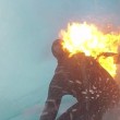Red Bull, Jamie O'brien cavalca le onde con il braccio in fiamme 2