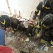 Taranto. Scoppia bombola gas, crolla palazzo: un morto, dispersi bimbo e anziana8