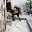Taranto. Scoppia bombola gas, crolla palazzo: un morto, dispersi bimbo e anziana12